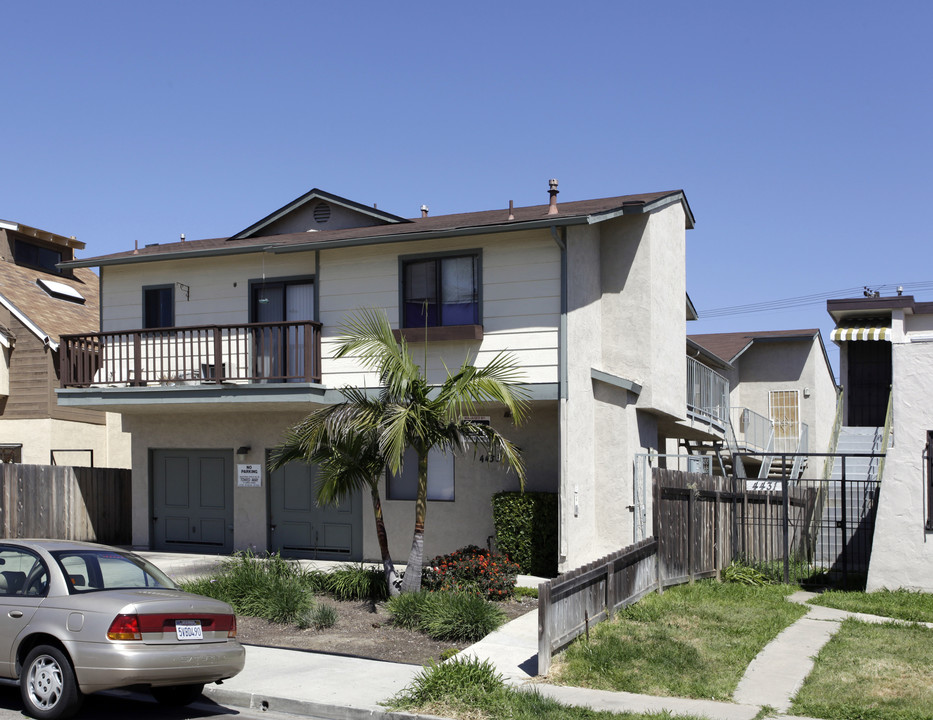 4433-4437 Winona Ave in San Diego, CA - Building Photo