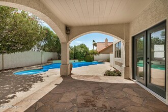 11069 E Cortez St in Scottsdale, AZ - Foto de edificio - Building Photo