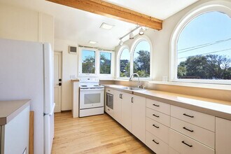166 Cedar Rd in Bolinas, CA - Building Photo - Building Photo