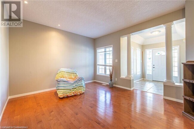 549 New Bedford Dr in Waterloo, ON - Building Photo - Building Photo