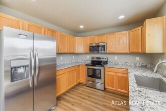 7325 Pearly Heath Rd in Colorado Springs, CO - Foto de edificio - Building Photo