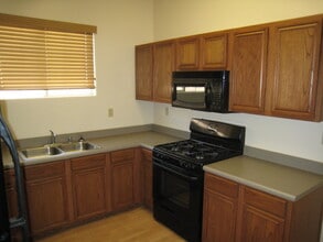 522 Center St in Taft, CA - Building Photo - Building Photo