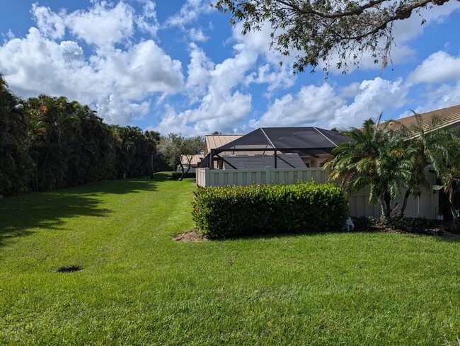 5760 Golden Eagle Cir in Palm Beach Gardens, FL - Building Photo - Building Photo