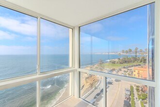 939 Coast Blvd in San Diego, CA - Building Photo - Building Photo