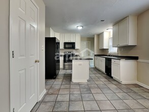 7562 Sandy Brook Cv in Memphis, TN - Building Photo - Building Photo