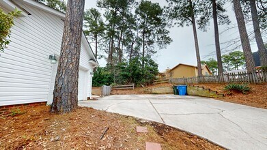 5572 Linkwood Dr in Fayetteville, NC - Building Photo - Building Photo