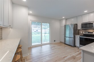 213 Highland Dr in Gretna, NE - Building Photo - Building Photo