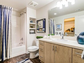 Verge in San Diego, CA - Foto de edificio - Building Photo