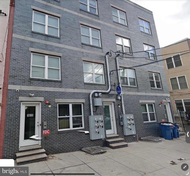 1611 N Sydenham St in Philadelphia, PA - Building Photo