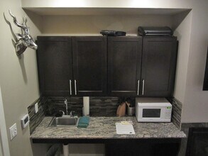 4069 Cedar Ave, Unit Studio for assist. Manage in South Lake Tahoe, CA - Building Photo - Building Photo