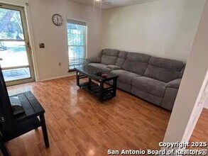 114 Meadow Hill in Converse, TX - Building Photo - Building Photo