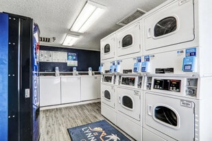 Lynn Haven Cove Apartments in Lynn Haven, FL - Building Photo