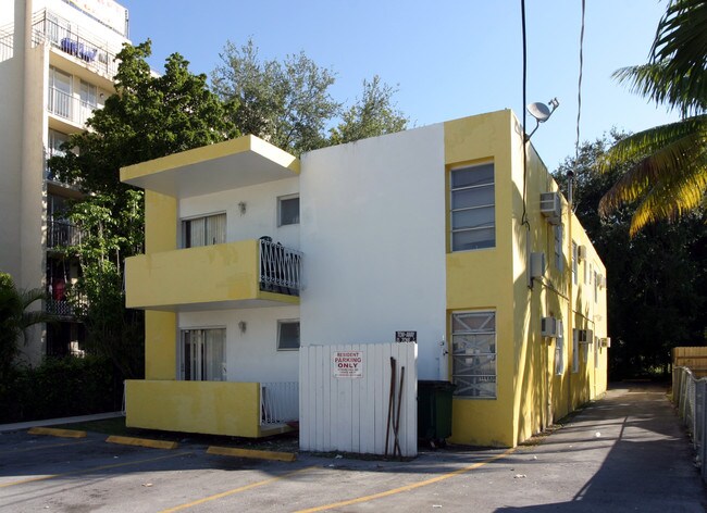 1523 NW 16th Ave in Miami, FL - Building Photo - Building Photo