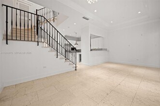 530 Valencia Ave in Coral Gables, FL - Building Photo - Building Photo