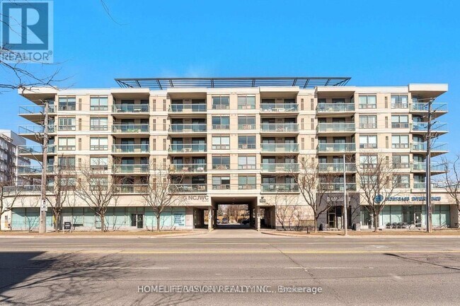 890-890 Sheppard Ave W in Toronto, ON - Building Photo - Building Photo