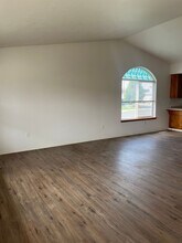 396-396 Crystal Dr in Eagle Point, OR - Building Photo - Building Photo