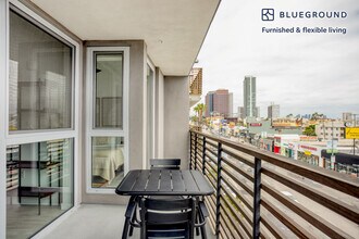 12035 Wilshire Blvd in Los Angeles, CA - Building Photo - Building Photo