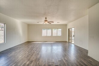 3213 S 66th Ave in Phoenix, AZ - Building Photo - Building Photo