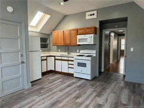 105 Brownell St, Unit 3 in New Haven, CT - Building Photo - Building Photo