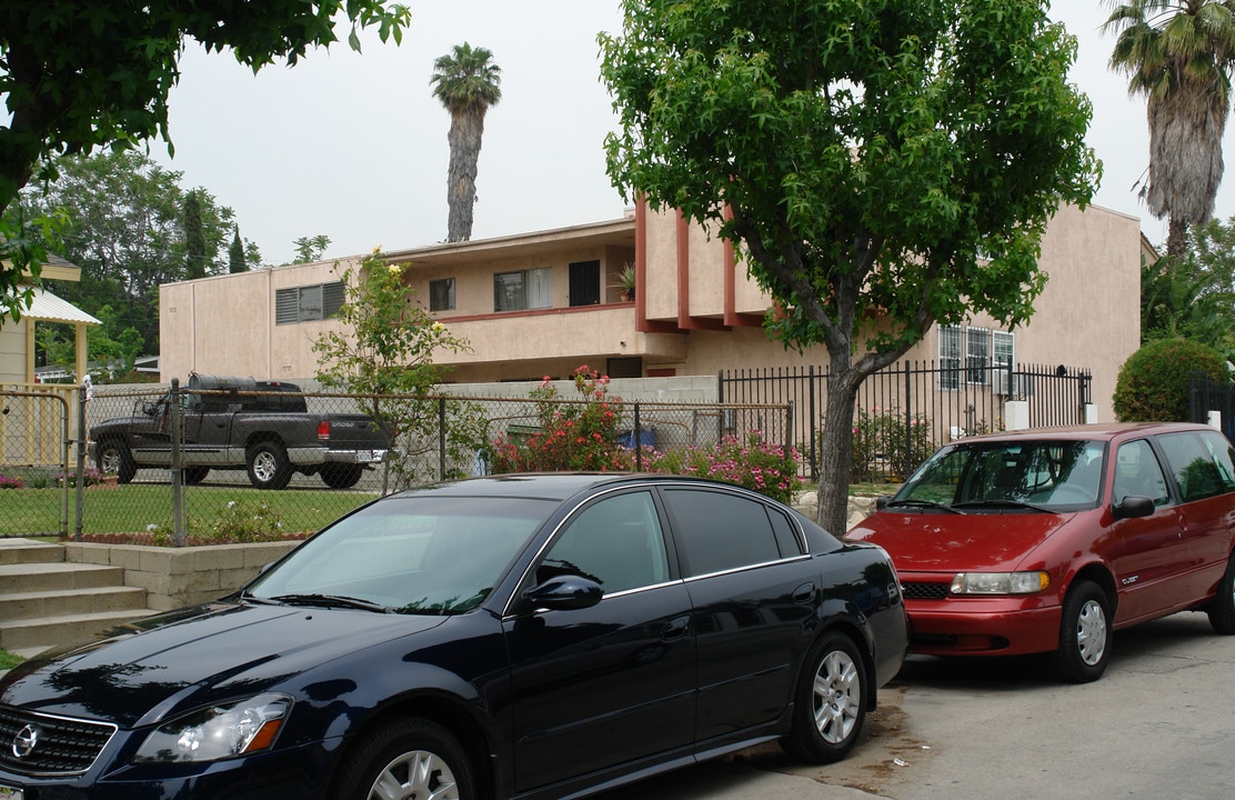 4009 Sequoia St in Los Angeles, CA - Foto de edificio