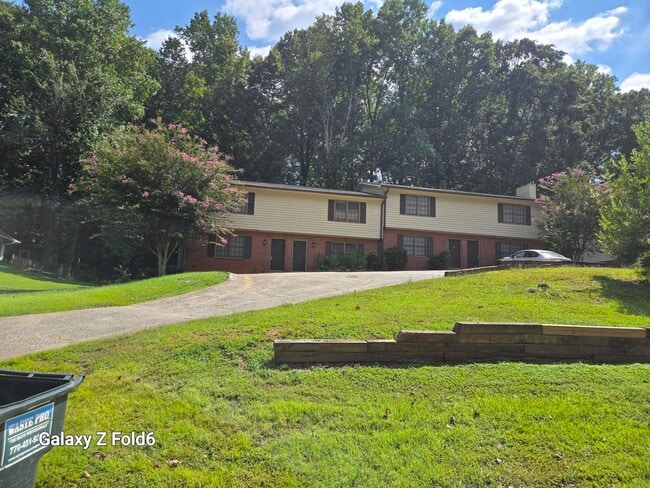 property at 5552 Estates Ct