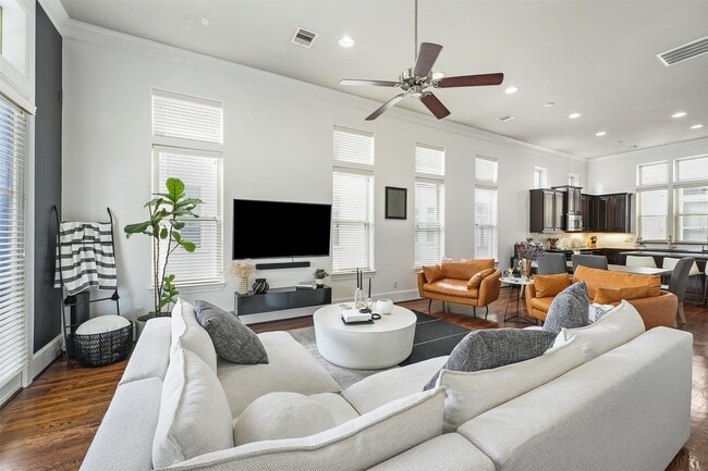 property at 5612 Kiam St