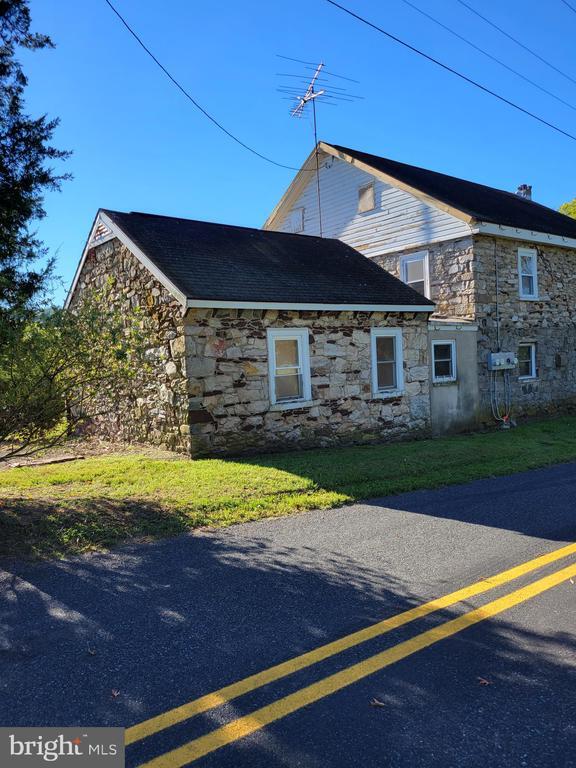 2095 Hosensack Rd in Palm, PA - Building Photo - Building Photo