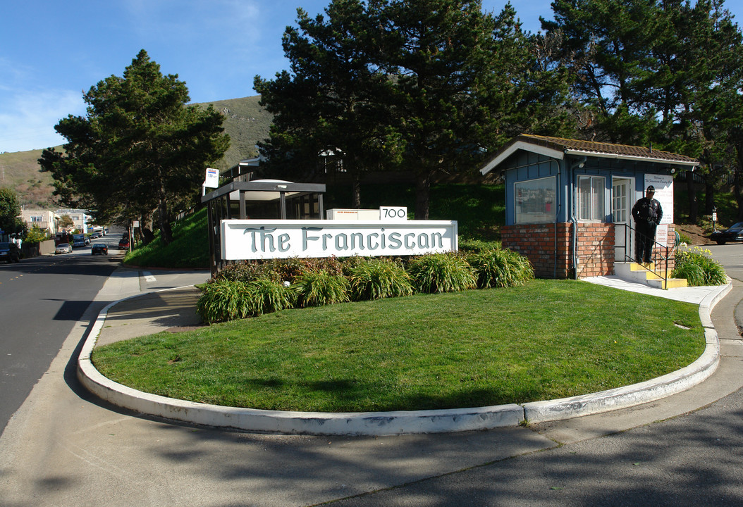 The Franciscan Park in Daly City, CA - Building Photo