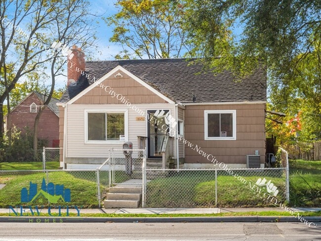 property at 1621 Sullivant Ave