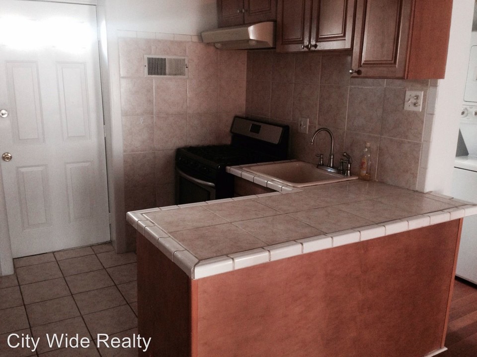 433 Poplar St in Philadelphia, PA - Building Photo