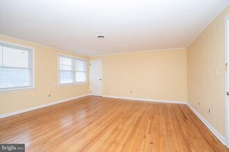 15 Cranbury Rd in West Windsor Township, NJ - Building Photo - Building Photo