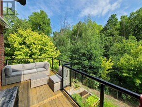 5609 Meadowcrest Ave in Mississauga, ON - Building Photo - Building Photo