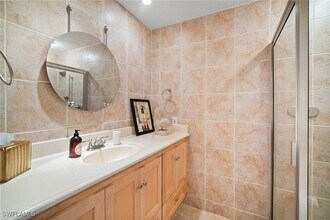 319 Pirates Bight in Naples, FL - Building Photo - Building Photo