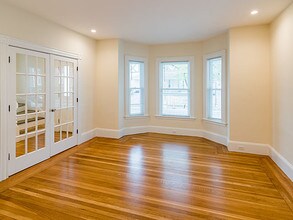 58 Saunders St in Brighton, MA - Building Photo - Building Photo