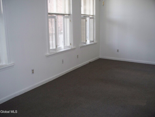80-82-82 Milton Ave in Ballston Spa, NY - Building Photo - Building Photo