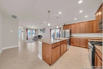 12688 Cotorra Spgs in San Antonio, TX - Foto de edificio - Building Photo