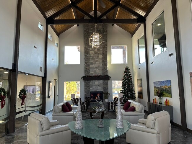 Sterling Pointe Apartments