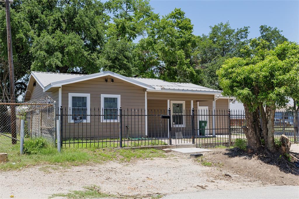 4715 Chapman St in Houston, TX - Building Photo