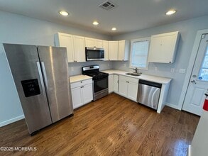 52 Center St in Toms River, NJ - Building Photo - Building Photo