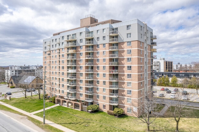 The Overlook in Kingston, ON - Foto de edificio - Building Photo