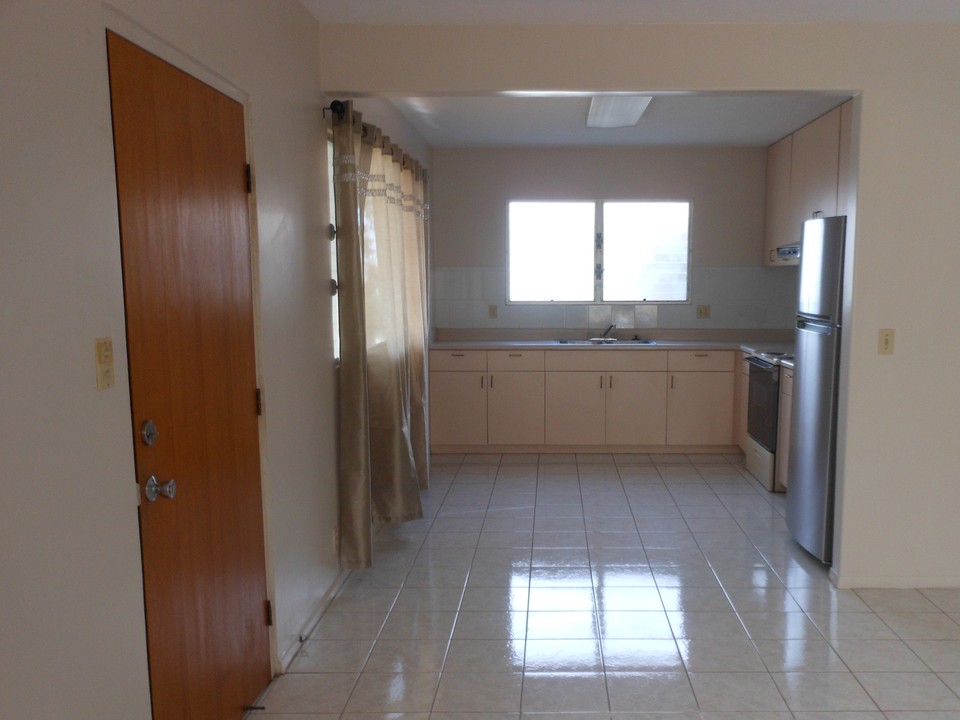 702 9th Ave in Honolulu, HI - Building Photo