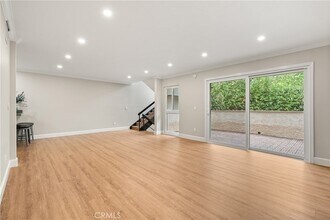 5339 Coldwater Canyon Ave in Los Angeles, CA - Building Photo - Building Photo