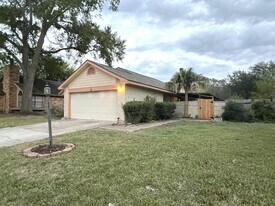 1635 Ainsdale Dr in Houston, TX - Building Photo