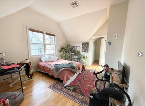 6 Harleston St, Unit T in Boston, MA - Foto de edificio - Building Photo