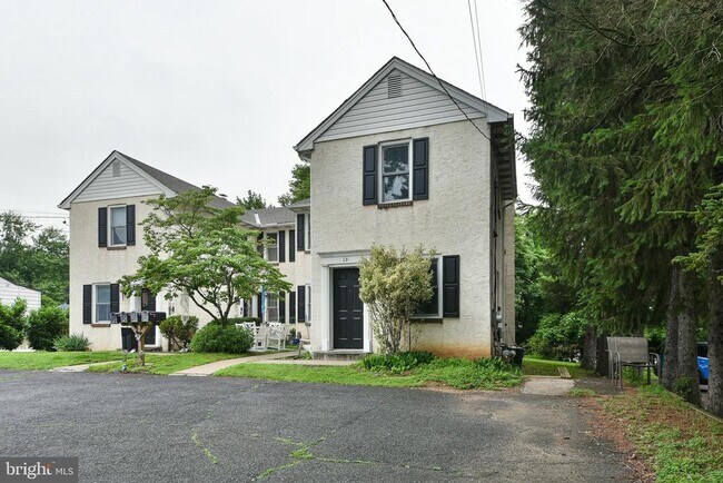 1 W Mill Rd in Flourtown, PA - Building Photo - Building Photo