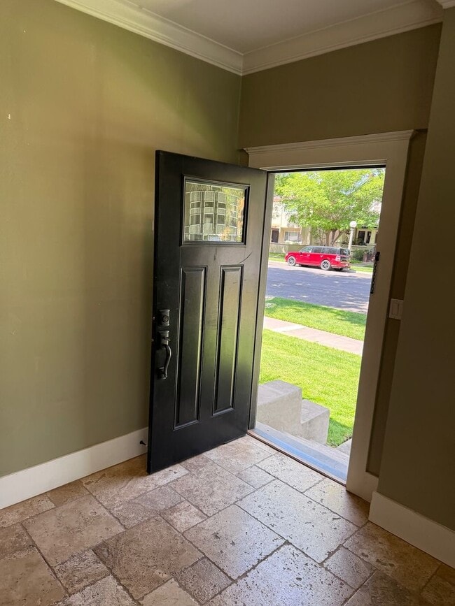 414 W Oak St in Lodi, CA - Building Photo - Building Photo
