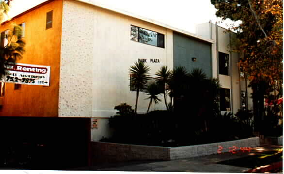 Park Plaza in North Hollywood, CA - Foto de edificio - Building Photo