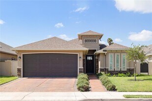 15 Manchester Dr in Edinburg, TX - Building Photo