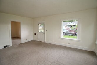 4626 NE 96th Ave in Portland, OR - Building Photo - Building Photo