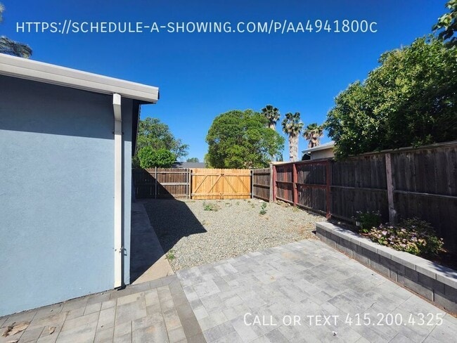 8100 Schoonover St in Elverta, CA - Building Photo - Building Photo